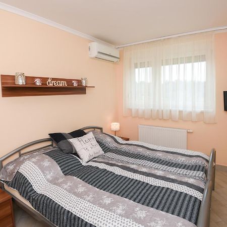 Rozsa Voelgy Apartman Eger Zewnętrze zdjęcie
